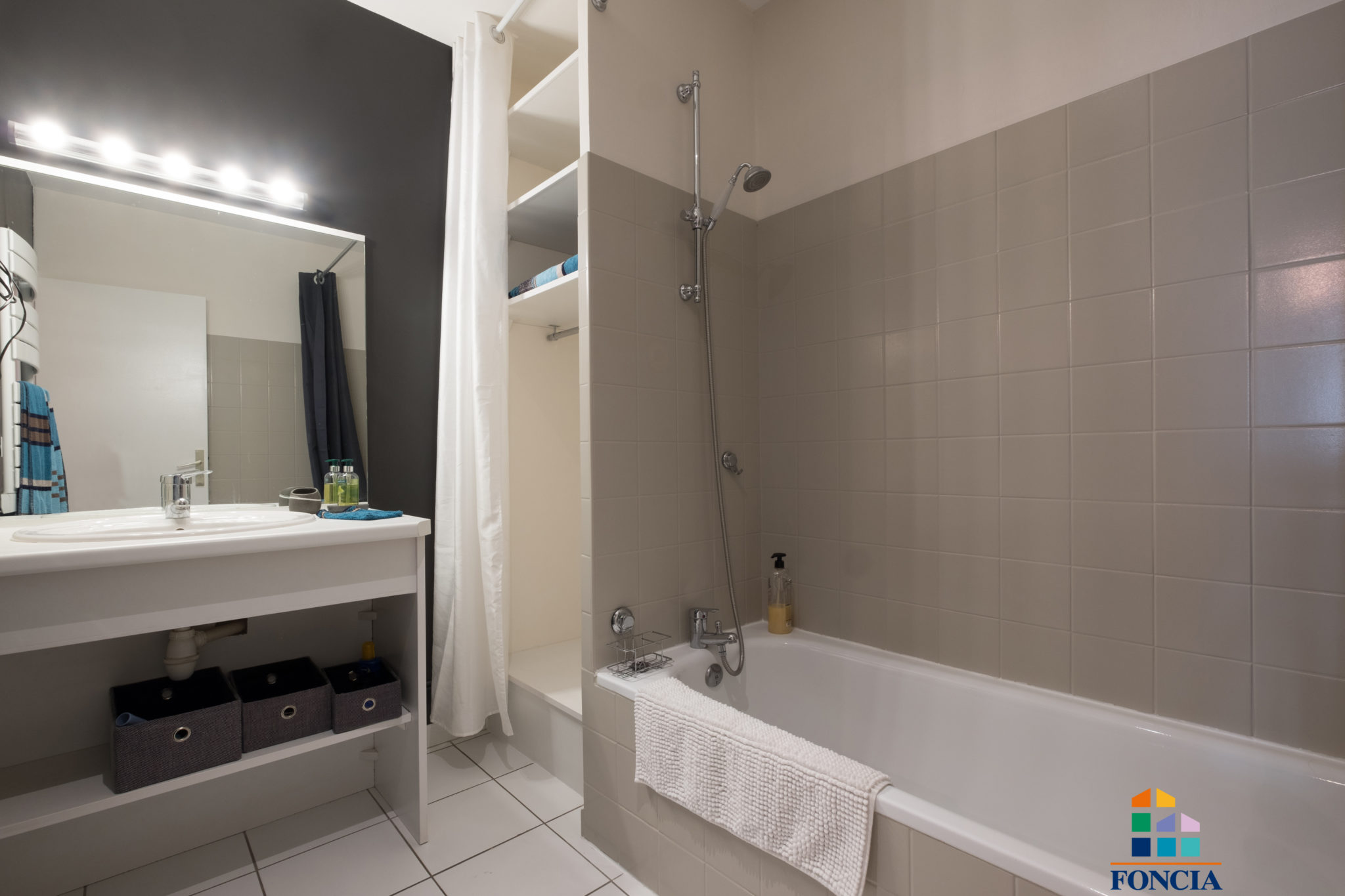 FONCIA IMMOBILIER N° 726921
Adresse : 26 RUE COURTEJAIRE - 1 er etage - 11000 CARCASSONNE
Nombre de pièces : 4
Surface : 120 m²