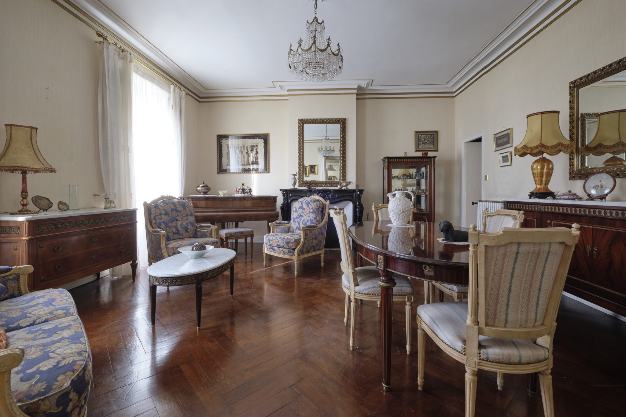 Foncia Immobilier - SHOOTING N° 921782
INFORMATIONS UTILES :
Référence du bien : 1056699
Adresse : 8 square gambetta - 11000 CARCASSONNE
Nombre de pièces * : 5
Surface : 140 m²